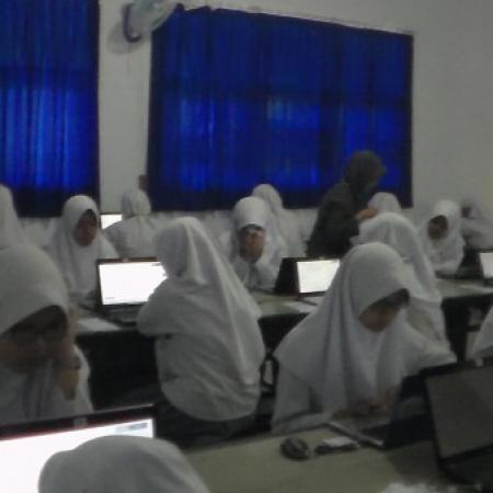 Pelaksanaan UTS Berbasis Komputer di SMA Terpadu