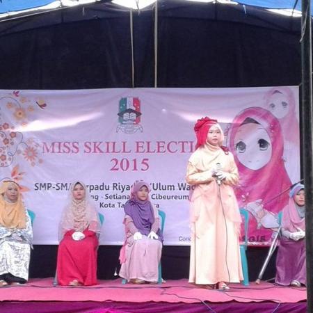 Bagian Keputrian Mengadakan Miss Skill Election 2015 Perdana di Pesantren Condong