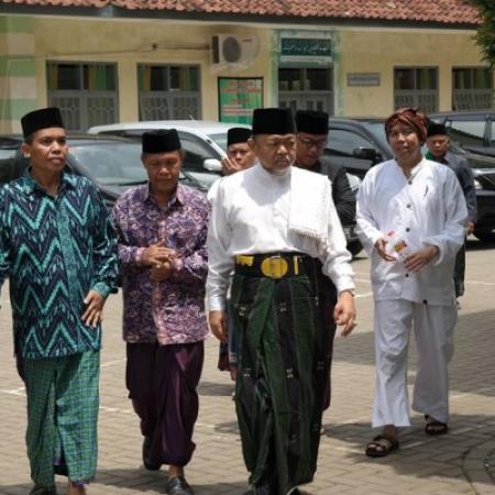 Silaturahim Prof Dr KH Ali Mustafa Yaqub MA (Imam Besar Masjid Istiqlal) Ke Pesantren Condong